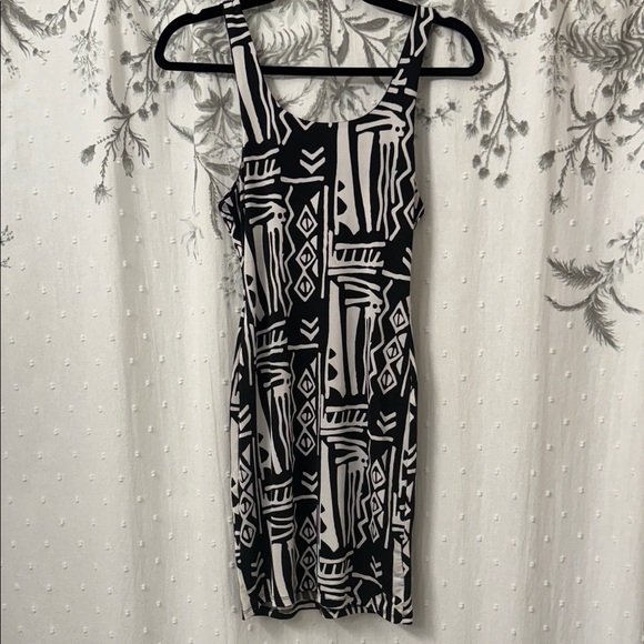 silence + noise Dresses & Skirts - Silence + Noise Geometric Black and White Mini Dress